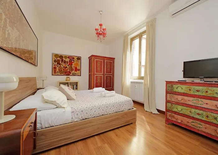 Warm, Cozy Near The Colosseum Apartment *
