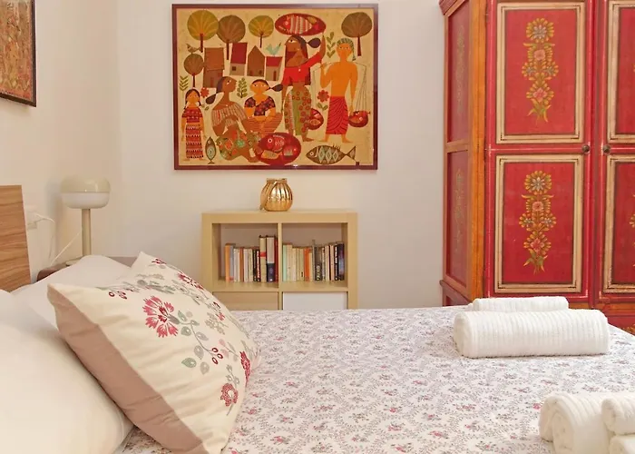 Warm, Cozy Near The Colosseum *
